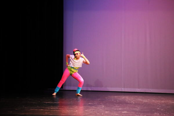 Keywords: Showcase2021;Adela_J