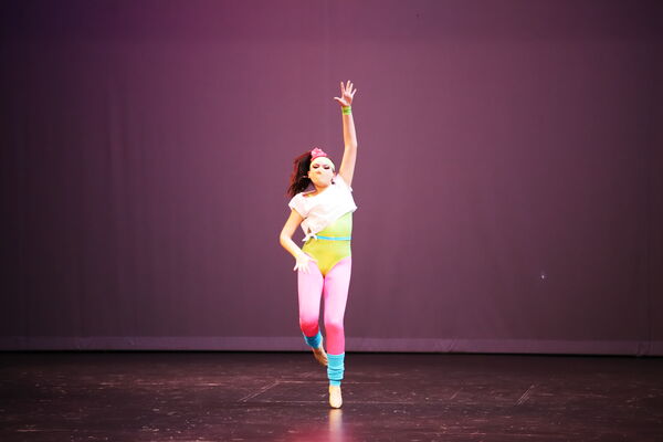 Keywords: Showcase2021;Adela_J