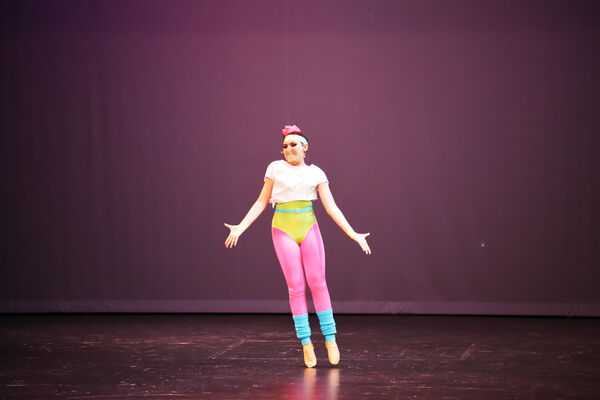 Keywords: Showcase2021;Adela_J