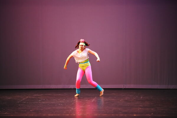 Keywords: Showcase2021;Adela_J