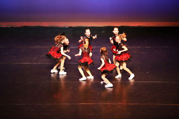 Keywords: Mon_630pm_PC;Neveah_G;Brynn_K;Mallory_K;Rose_M;Clara_P;Evie_S;Malia_S;Alivia_S;Isla_V