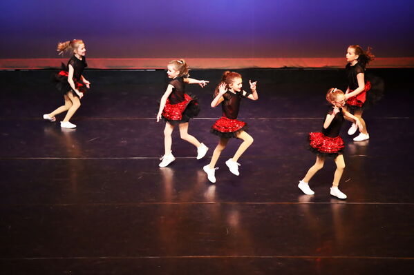 Keywords: Mon_630pm_PC;Neveah_G;Brynn_K;Mallory_K;Rose_M;Clara_P;Evie_S;Malia_S;Alivia_S;Isla_V