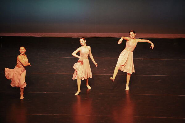 Keywords: Evelyn_C; Lauren_H; Sydney_K