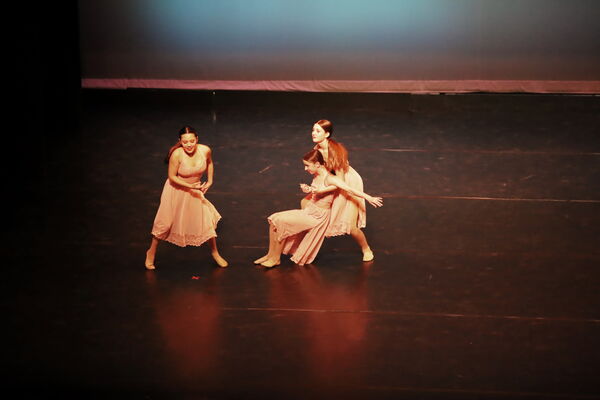 Keywords: Evelyn_C; Lauren_H; Sydney_K