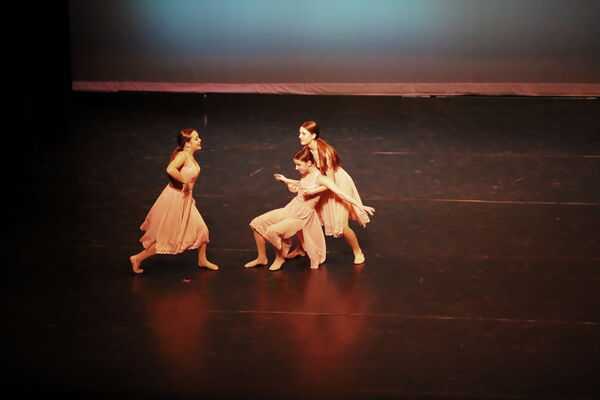 Keywords: Evelyn_C; Lauren_H; Sydney_K