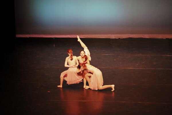 Keywords: Evelyn_C; Lauren_H; Sydney_K