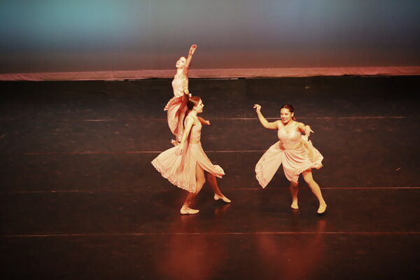 Keywords: Evelyn_C; Lauren_H; Sydney_K