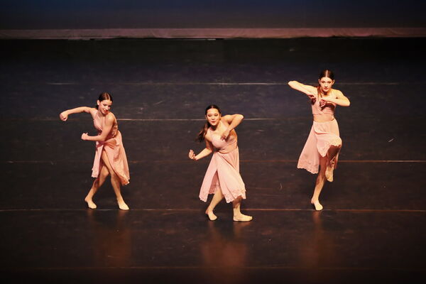 Keywords: Evelyn_C; Lauren_H; Sydney_K