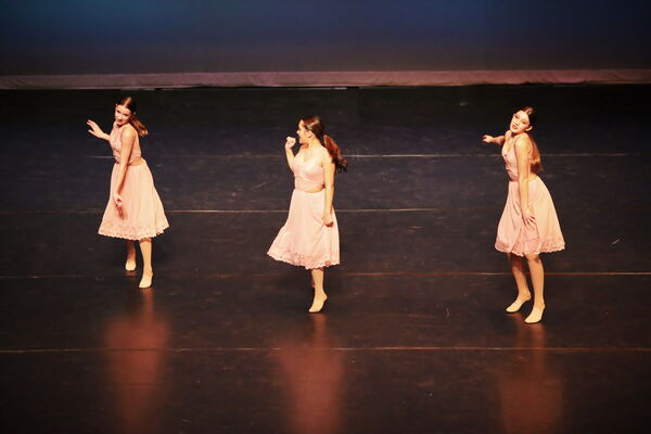 Keywords: Evelyn_C; Lauren_H; Sydney_K