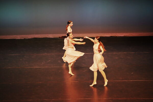 Keywords: Evelyn_C; Lauren_H; Sydney_K