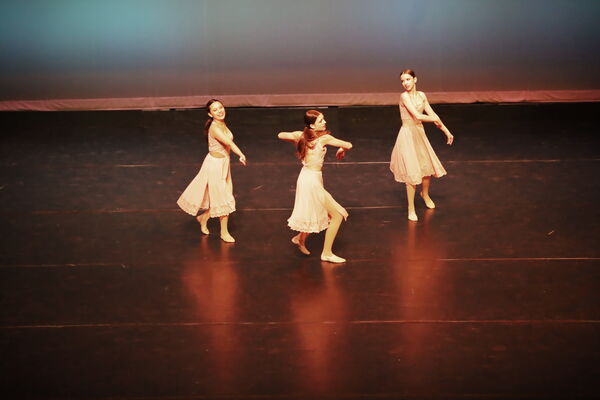 Keywords: Evelyn_C; Lauren_H; Sydney_K