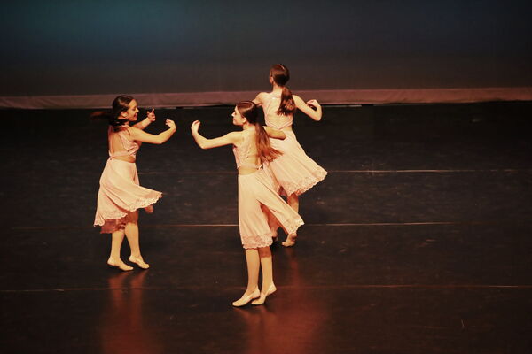 Keywords: Evelyn_C; Lauren_H; Sydney_K