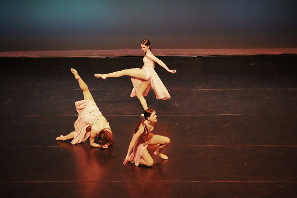 Keywords: Evelyn_C; Lauren_H; Sydney_K