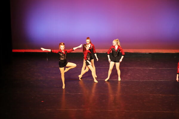 Keywords: Hayley_B; Evelyn_C; Lauren_D; Lauren_F; Sydney_K; Erin_K; Katelyn_L; Brandi_M; Jessica_P; Nora_R; Alicia_S; Grace_V