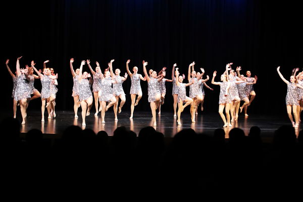 Keywords: showcase;Competition